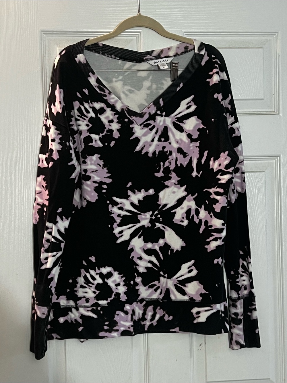 Athleta Coaster Luxe Printed V-Neck Sweatshirt